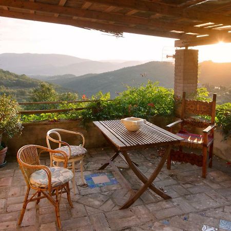 Casa La Valle, Gubbio, Frazione Santa Cristina Bed & Breakfast エクステリア 写真